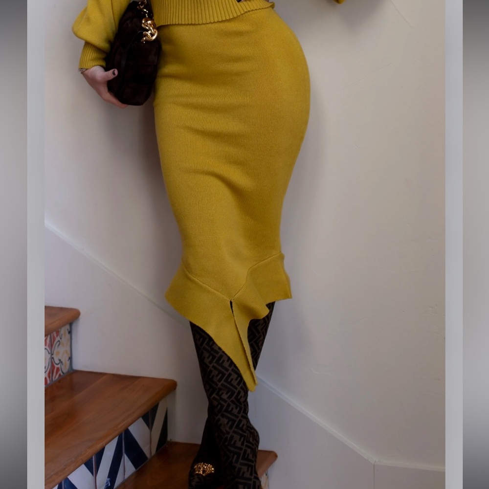 By Egreis: Elegant Mustard Skirt